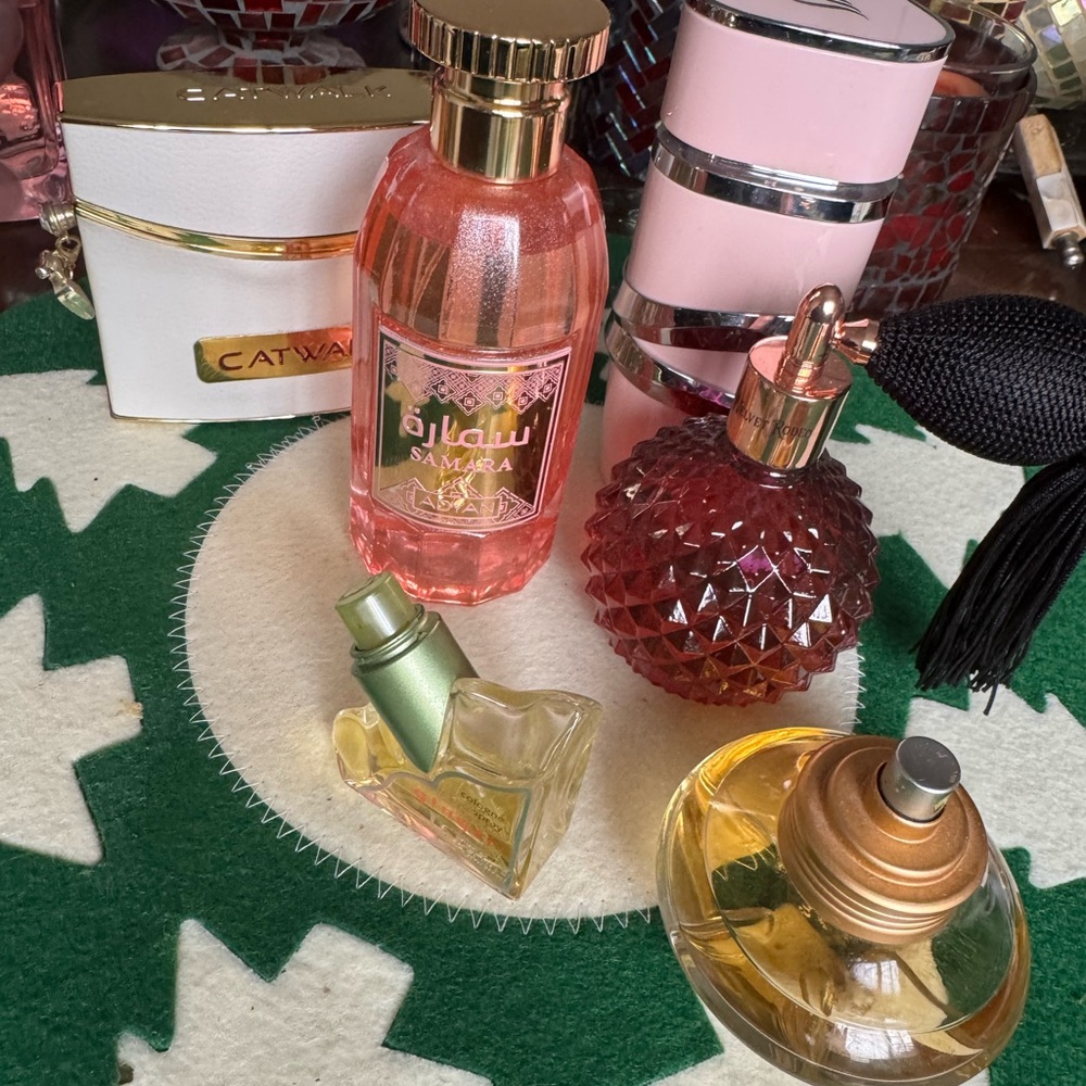 Perfume Bundle - Picture 2 of 6